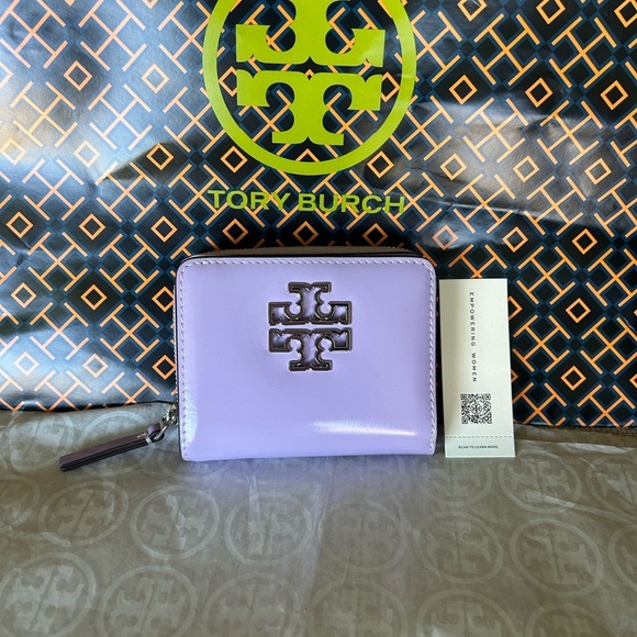 Tory Burch Britten Patent Bifold Wallet Lavender Silver Light Purple - Picture 1 of 11